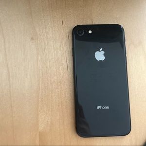 iPhone 8. 64 GB.